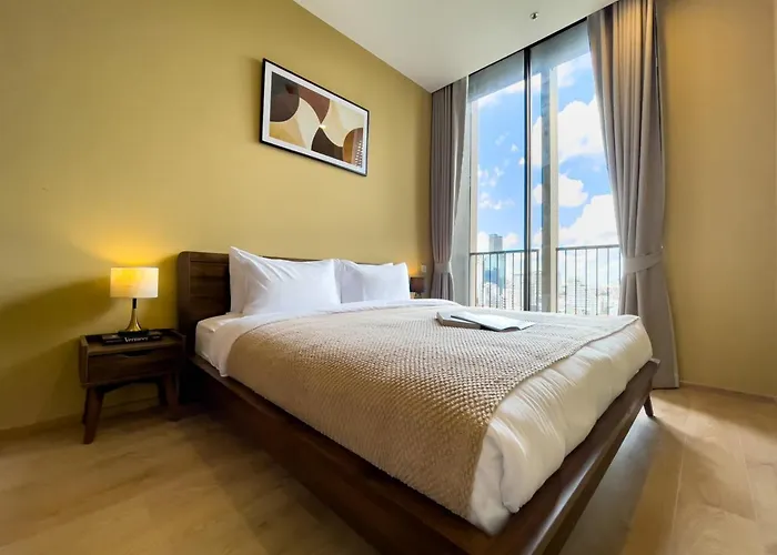 Near Bts L Large 50 Sqm L Luxury Facilities L Rooftop Pool Vakantiehuis Bangkok