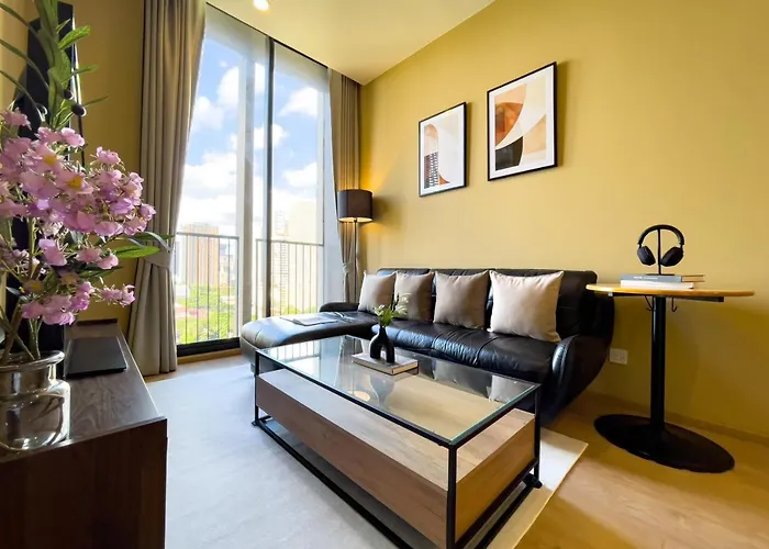 Near Bts L Large 50 Sqm L Luxury Facilities L Rooftop Pool * Bangkok