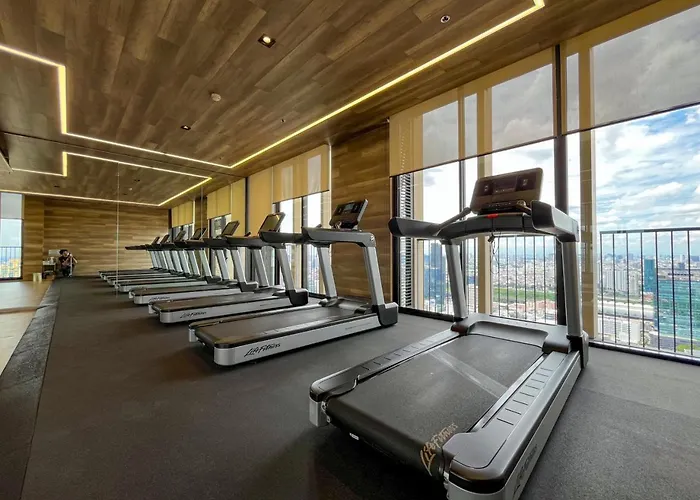 Near Bts L Large 50 Sqm L Luxury Facilities L Rooftop Pool Bangkok