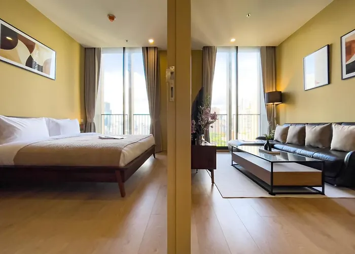 Near Bts L Large 50 Sqm L Luxury Facilities L Rooftop Pool