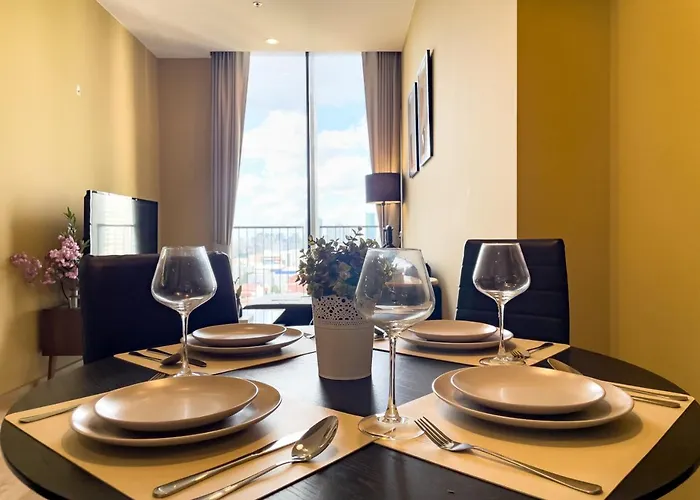 Near Bts L Large 50 Sqm L Luxury Facilities L Rooftop Pool
