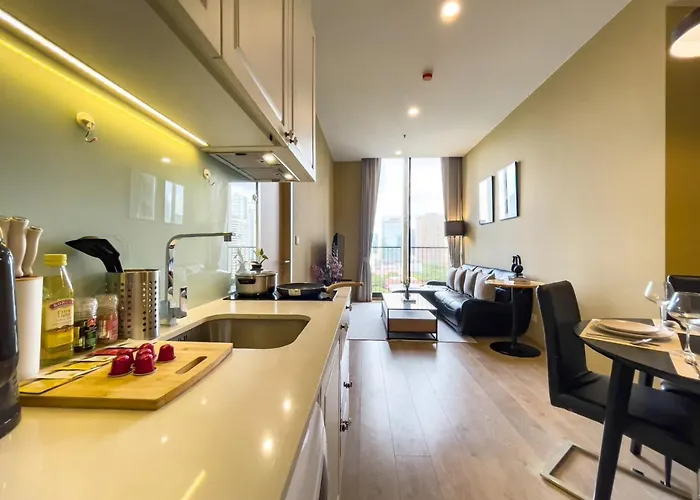 Near Bts L Large 50 Sqm L Luxury Facilities L Rooftop Pool Vakantiehuis *