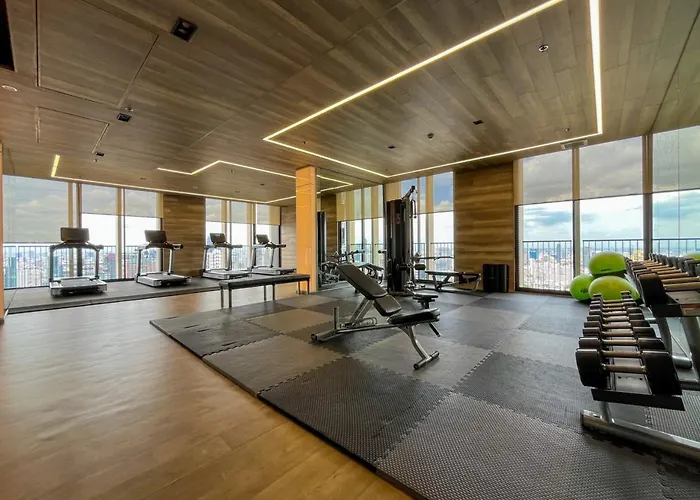 Near Bts L Large 50 Sqm L Luxury Facilities L Rooftop Pool Bangkok