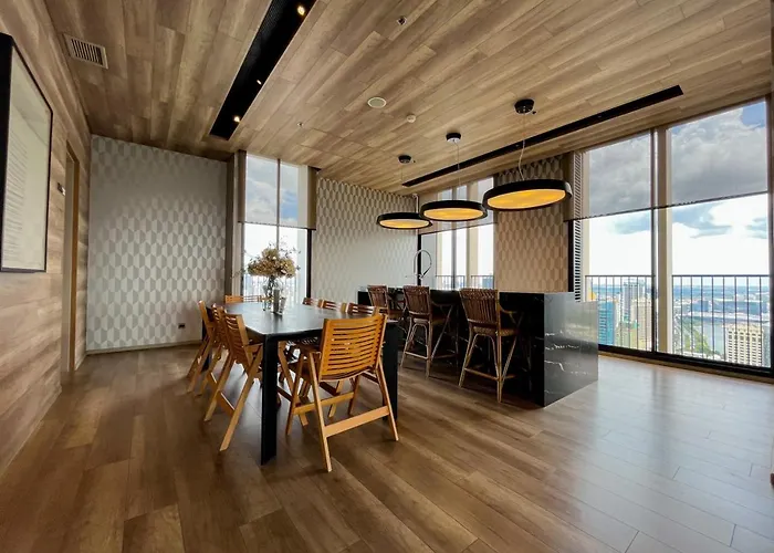 Near Bts L Large 50 Sqm L Luxury Facilities L Rooftop Pool Vakantiehuis Bangkok