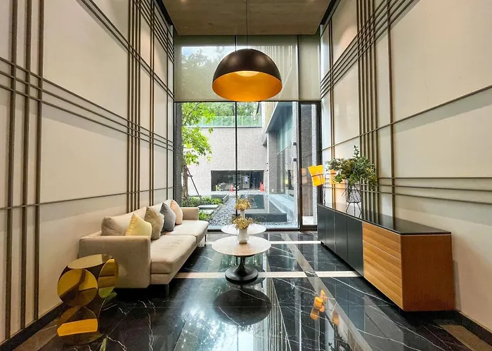 Near Bts L Large 50 Sqm L Luxury Facilities L Rooftop Pool *