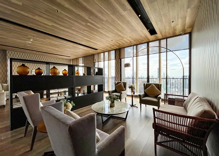 Near Bts L Large 50 Sqm L Luxury Facilities L Rooftop Pool * Bangkok