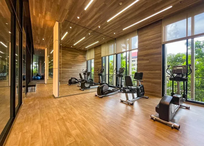 Near Bts L Large 50 Sqm L Luxury Facilities L Rooftop Pool * Bangkok