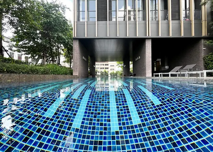 Near Bts L Large 50 Sqm L Luxury Facilities L Rooftop Pool Vakantiehuis *
