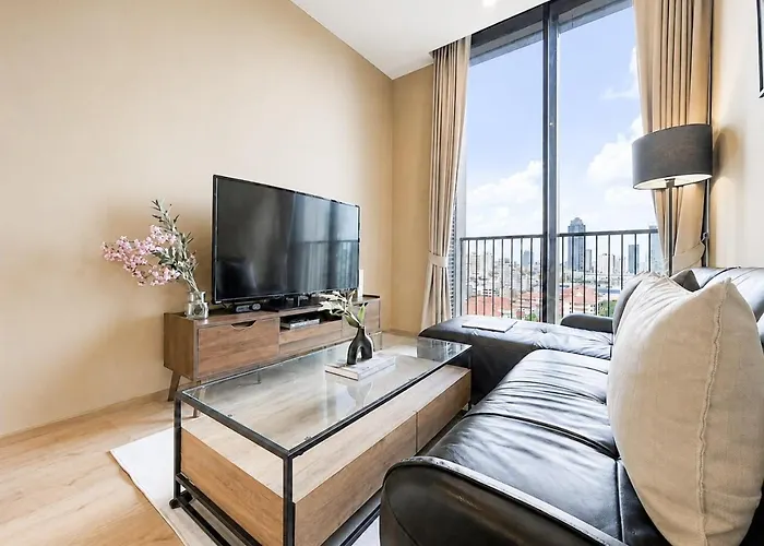 Near Bts L Large 50 Sqm L Luxury Facilities L Rooftop Pool Holiday home *