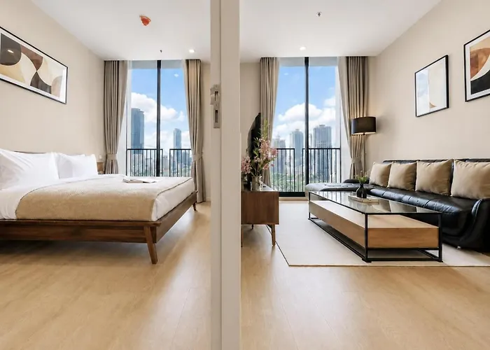 Near Bts L Large 50 Sqm L Luxury Facilities L Rooftop Pool * Bangkok