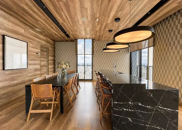 Near Bts L Large 50 Sqm L Luxury Facilities L Rooftop Pool *