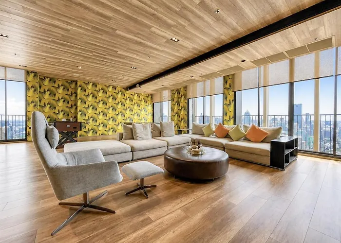 Near Bts L Large 50 Sqm L Luxury Facilities L Rooftop Pool Holiday home *